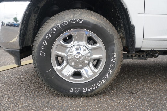 Vehicle image 11 of 34