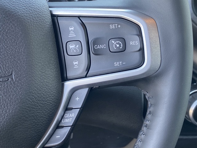 Vehicle image 17 of 35