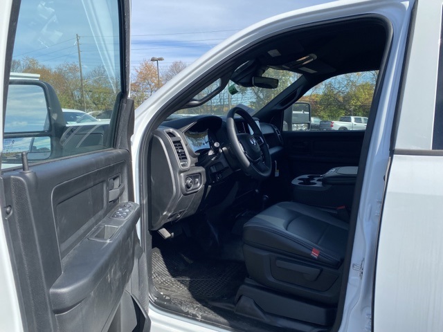 Vehicle image 14 of 35