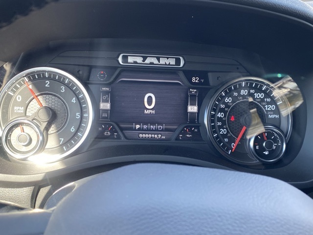 Vehicle image 18 of 35