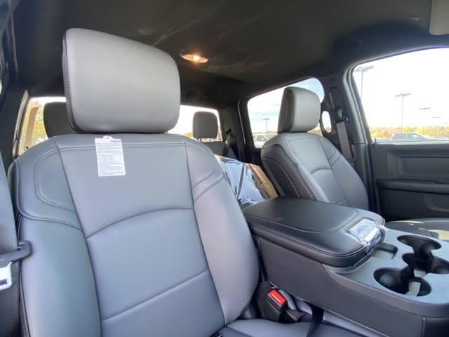 Vehicle image 28 of 35