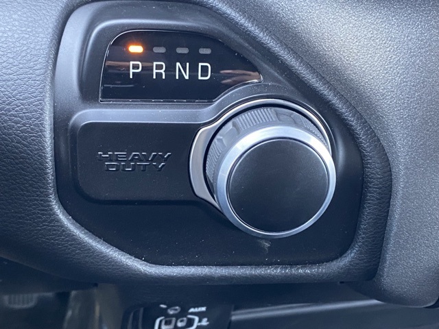 Vehicle image 23 of 35