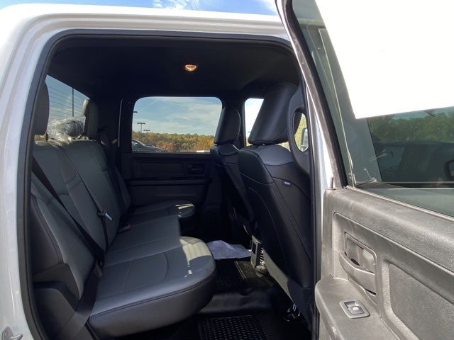 Vehicle image 29 of 35