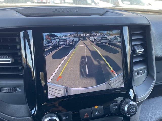 Vehicle image 9 of 35