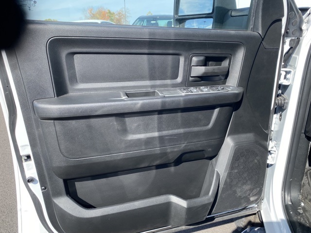 Vehicle image 12 of 35