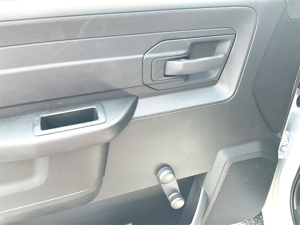 Vehicle image 13 of 23