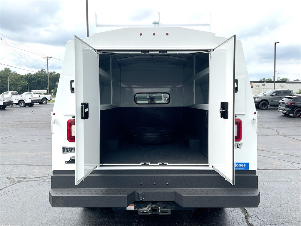 Vehicle image 21 of 23