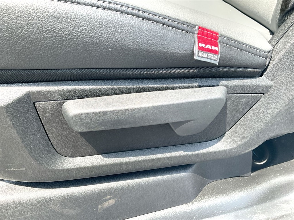 Vehicle image 12 of 23
