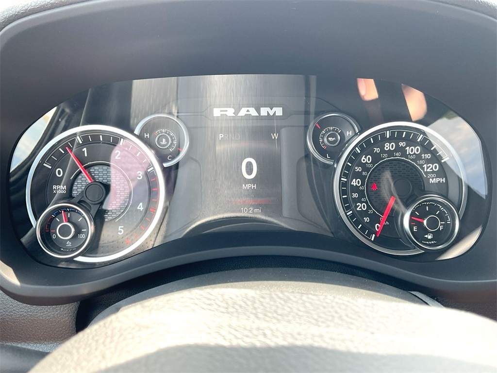 Vehicle image 14 of 23