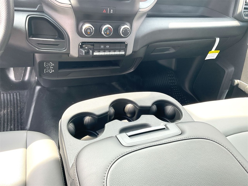 Vehicle image 20 of 23