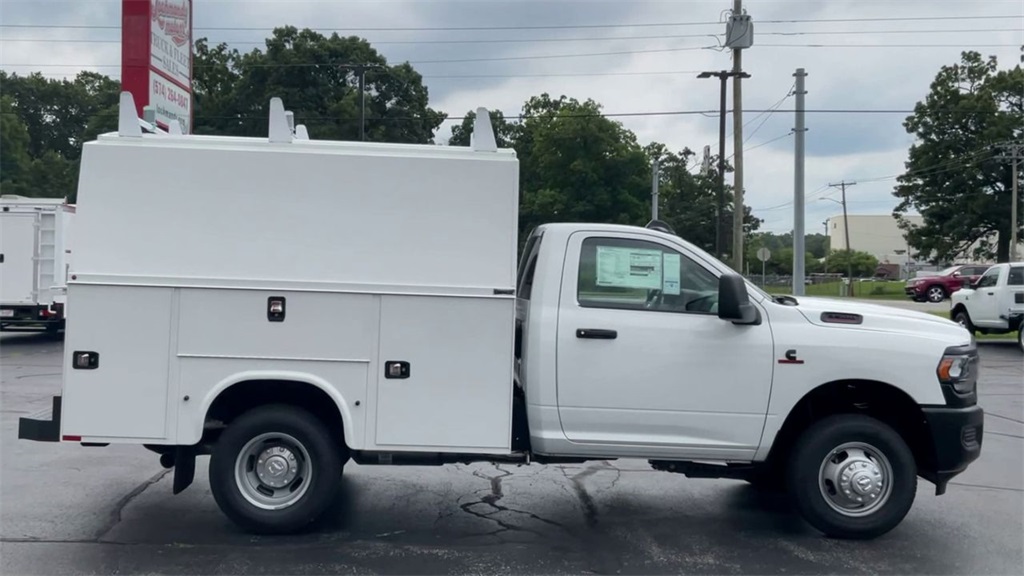 Vehicle image 5 of 23