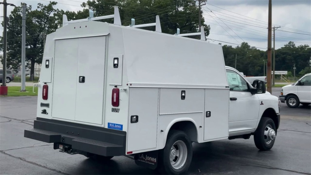 Vehicle image 6 of 23