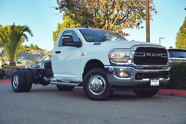 Vehicle image 6 of 41