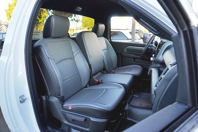 Vehicle image 16 of 41