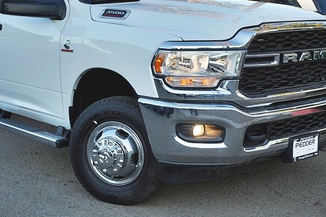 Vehicle image 8 of 41