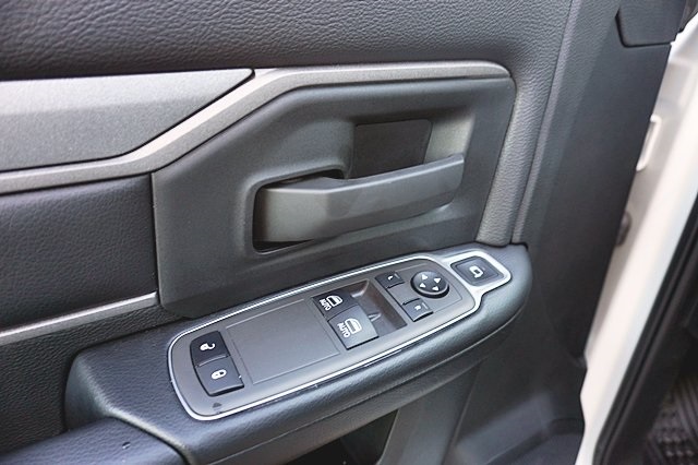 Vehicle image 22 of 41