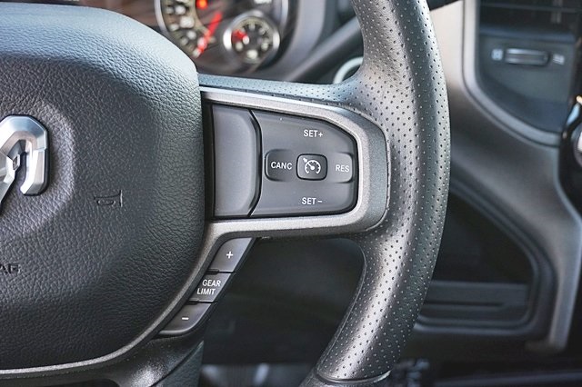 Vehicle image 40 of 41
