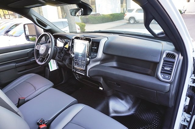 Vehicle image 12 of 41