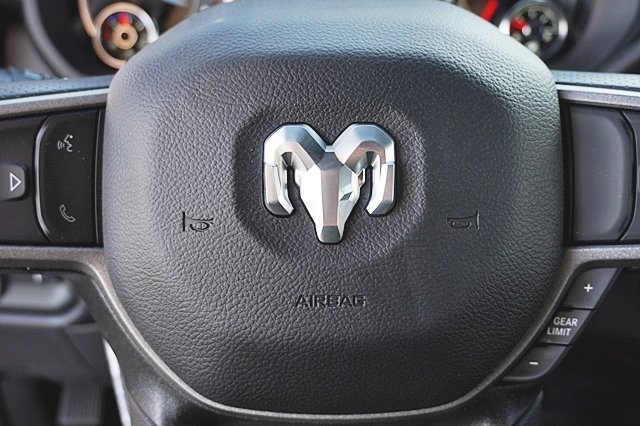 Vehicle image 39 of 41