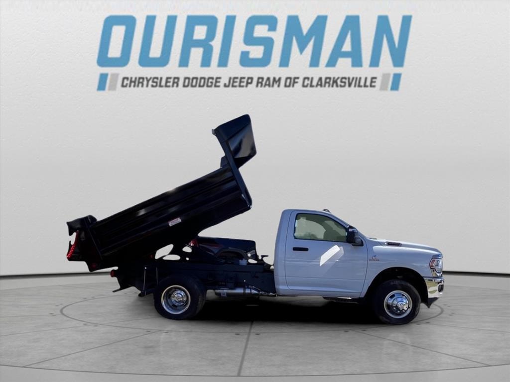 2023 Ram 3500 Tradesman Image 4 of 24