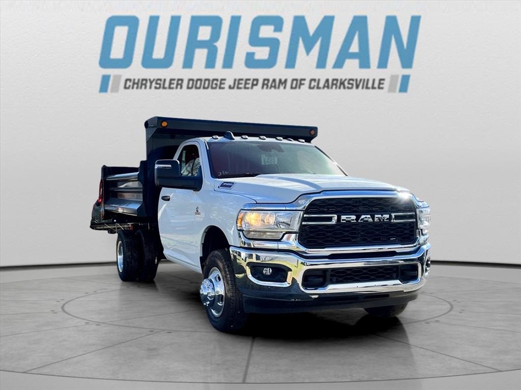 2023 Ram 3500 Tradesman Image 2 of 24
