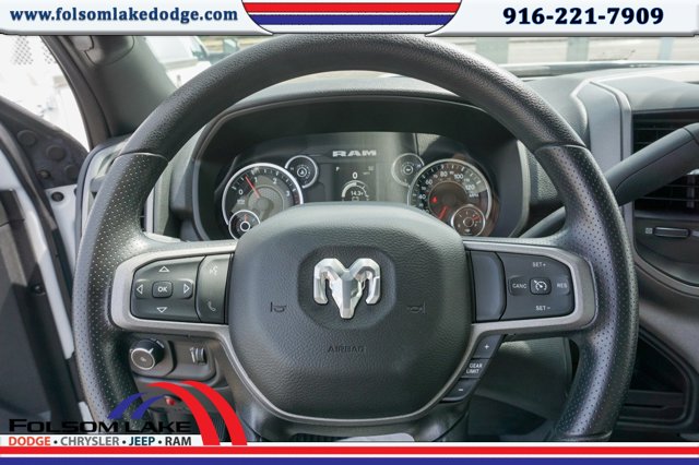 Vehicle image 13 of 23