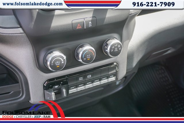 Vehicle image 18 of 23