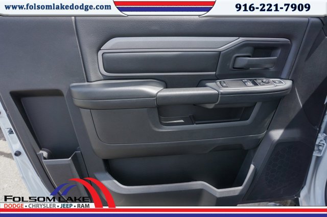 Vehicle image 10 of 23