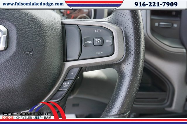 Vehicle image 16 of 23