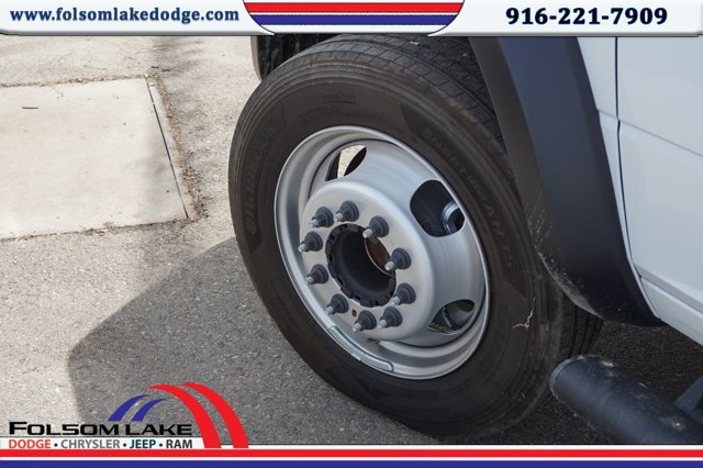 Vehicle image 9 of 23