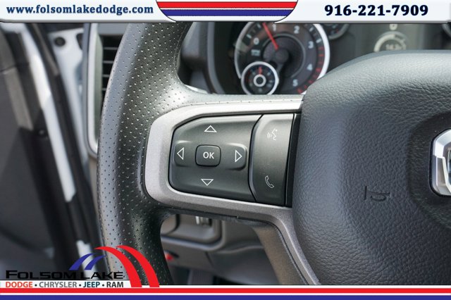 Vehicle image 15 of 23