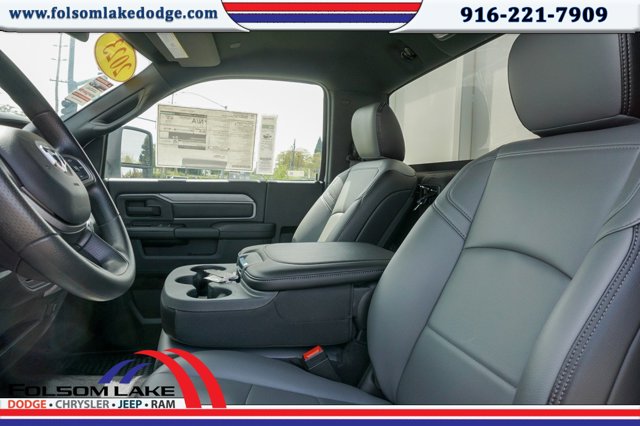 Vehicle image 12 of 23