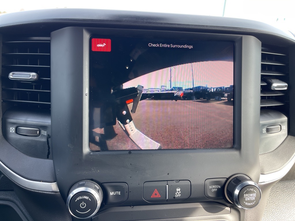 Vehicle image 13 of 24