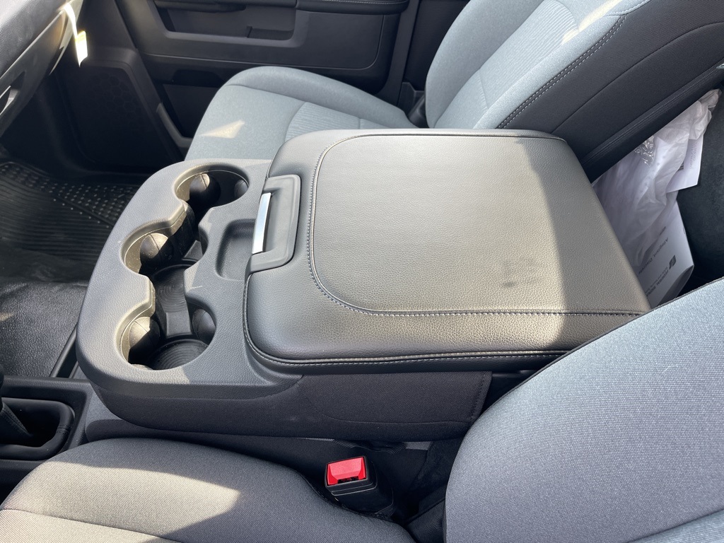 Vehicle image 17 of 24