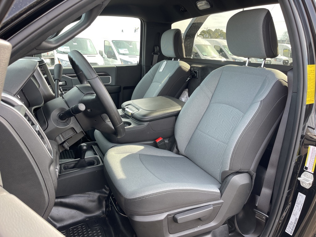 Vehicle image 22 of 24