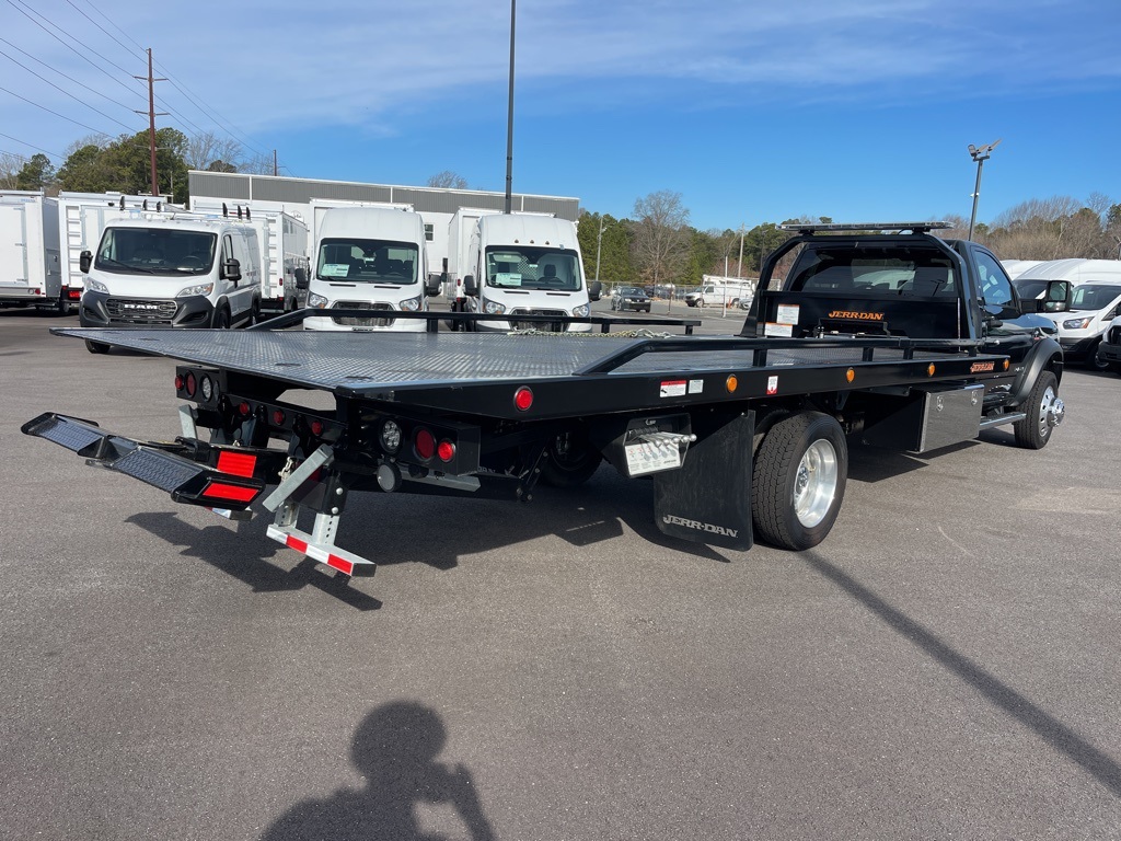 Vehicle image 5 of 24