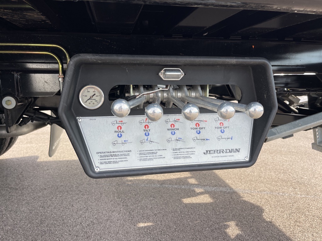 Vehicle image 24 of 24