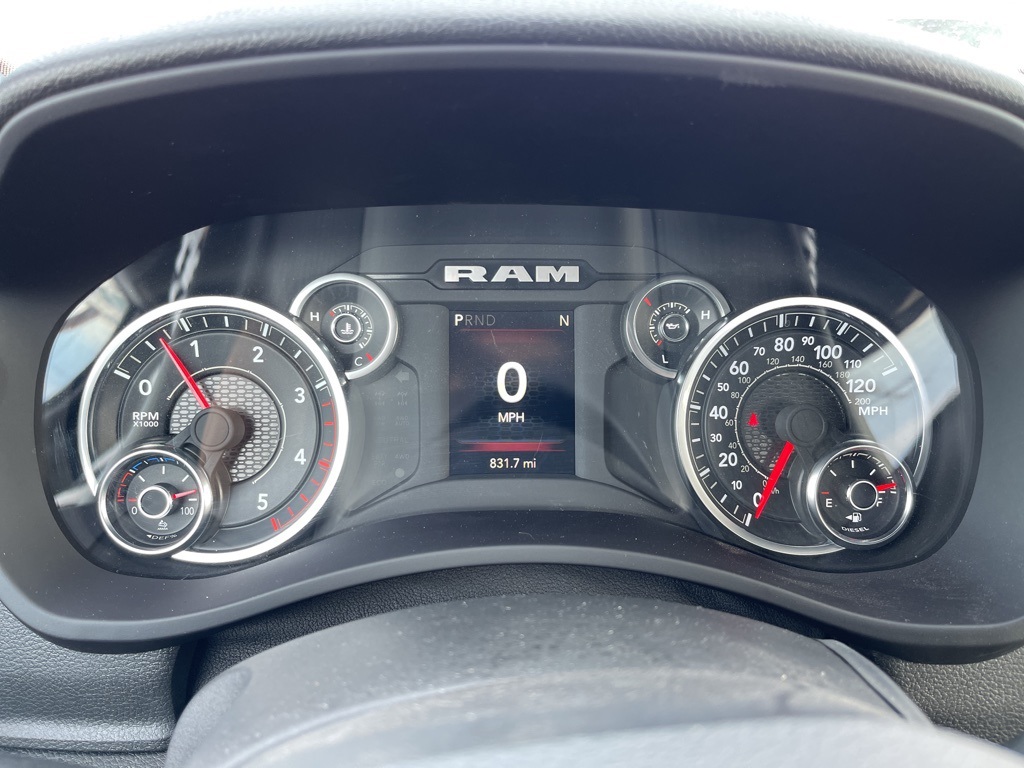 Vehicle image 11 of 24