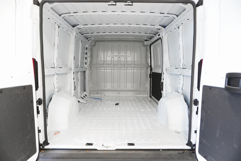Vehicle image 9 of 24