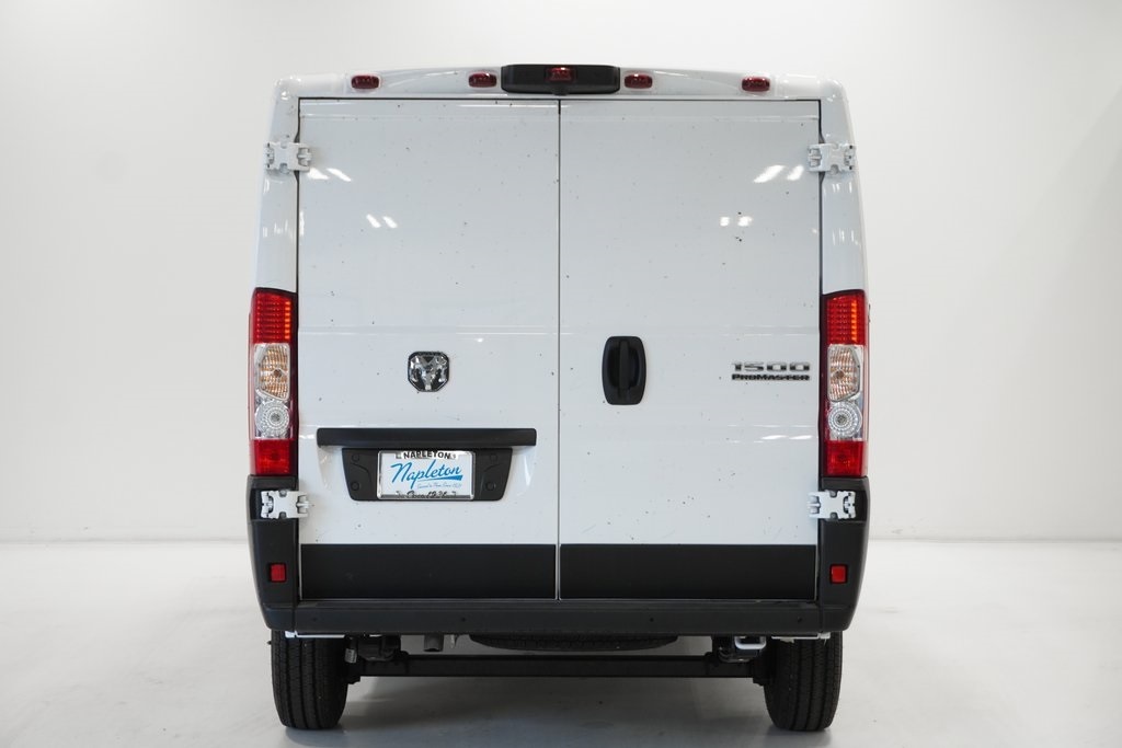 Vehicle image 4 of 24