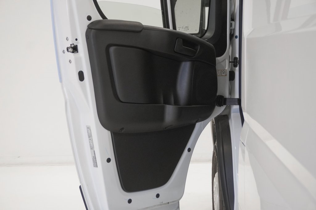 Vehicle image 15 of 24