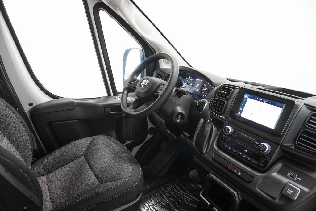 Vehicle image 14 of 24