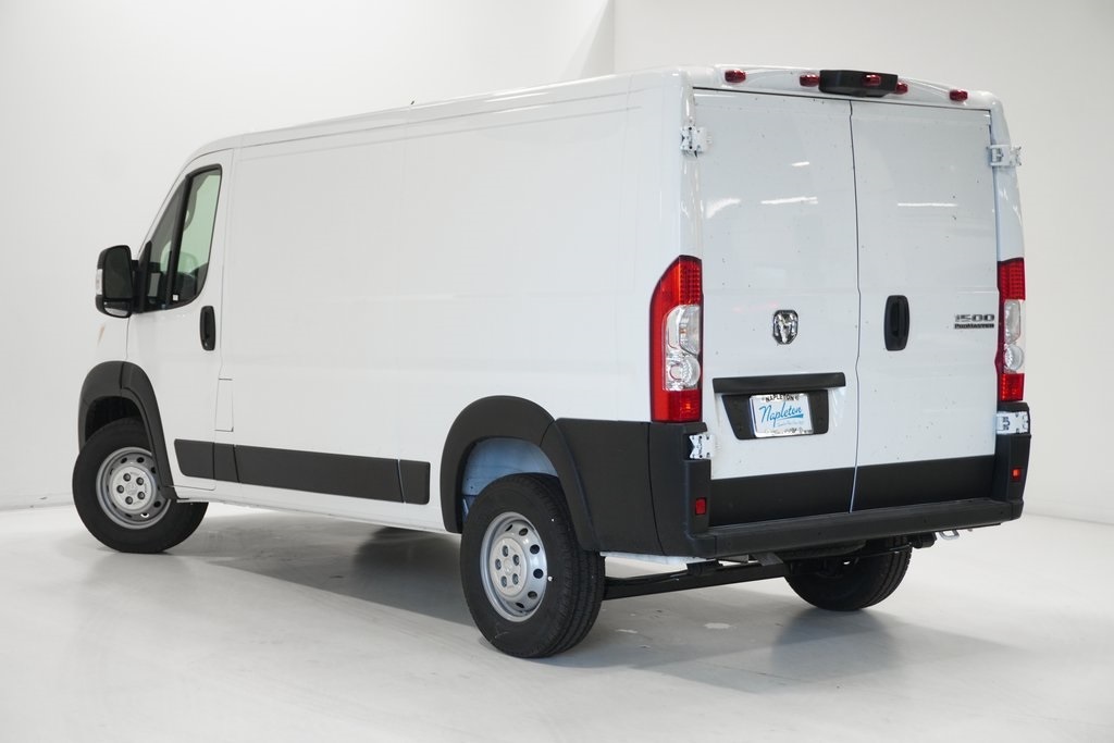 Vehicle image 6 of 24