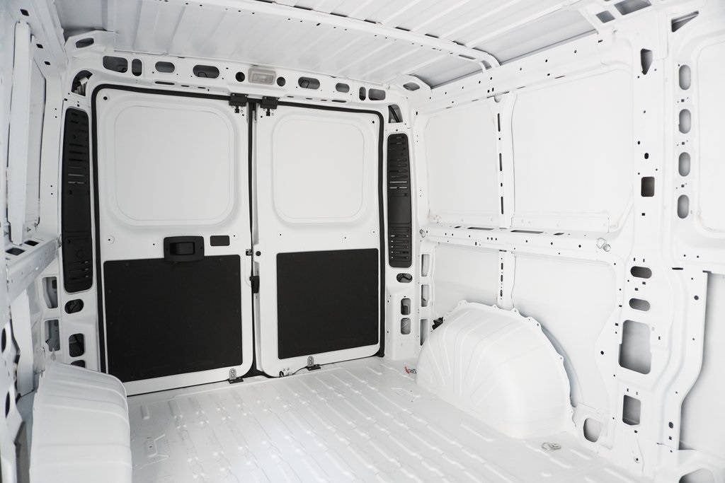 Vehicle image 11 of 24