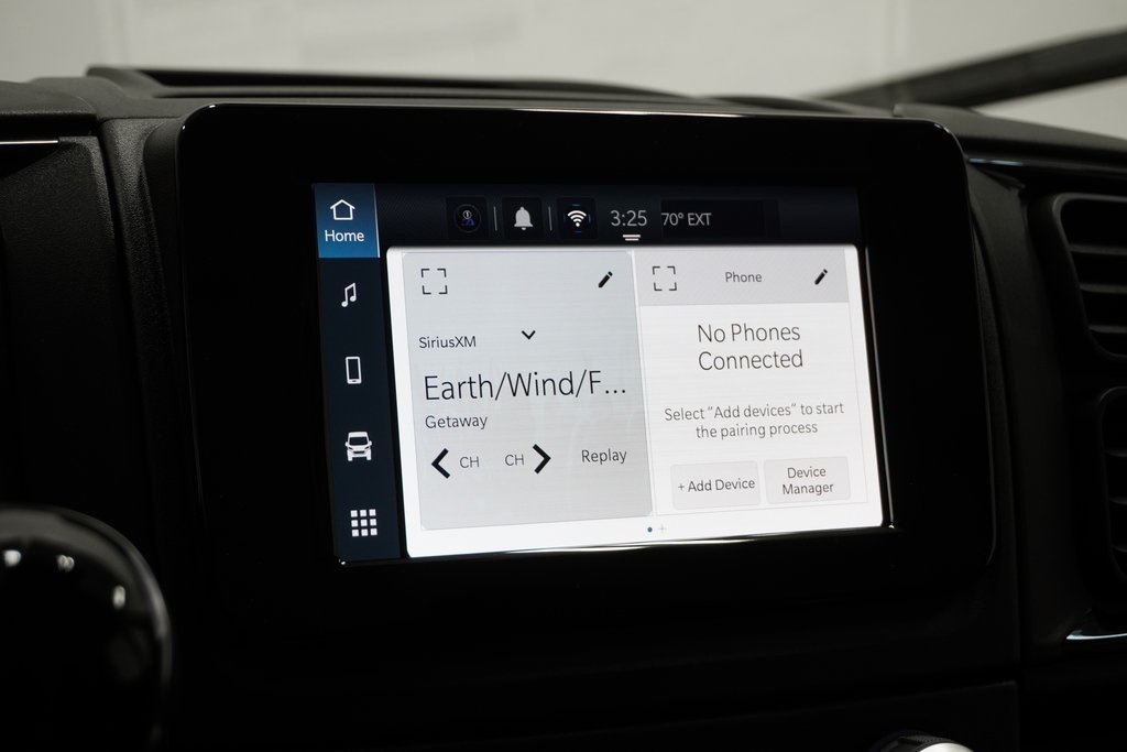 Vehicle image 21 of 24