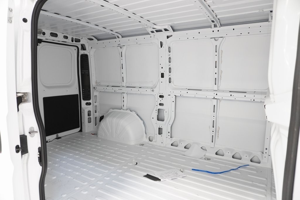 Vehicle image 10 of 24