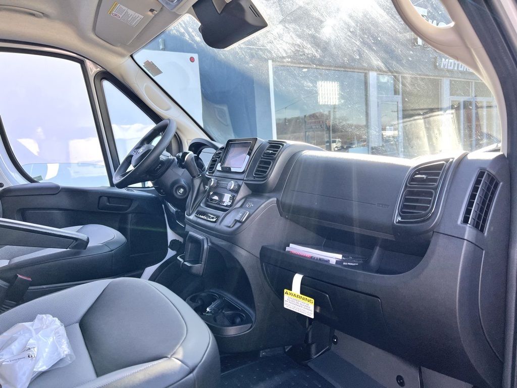 Vehicle image 23 of 24