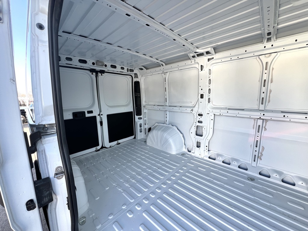 Vehicle image 12 of 24