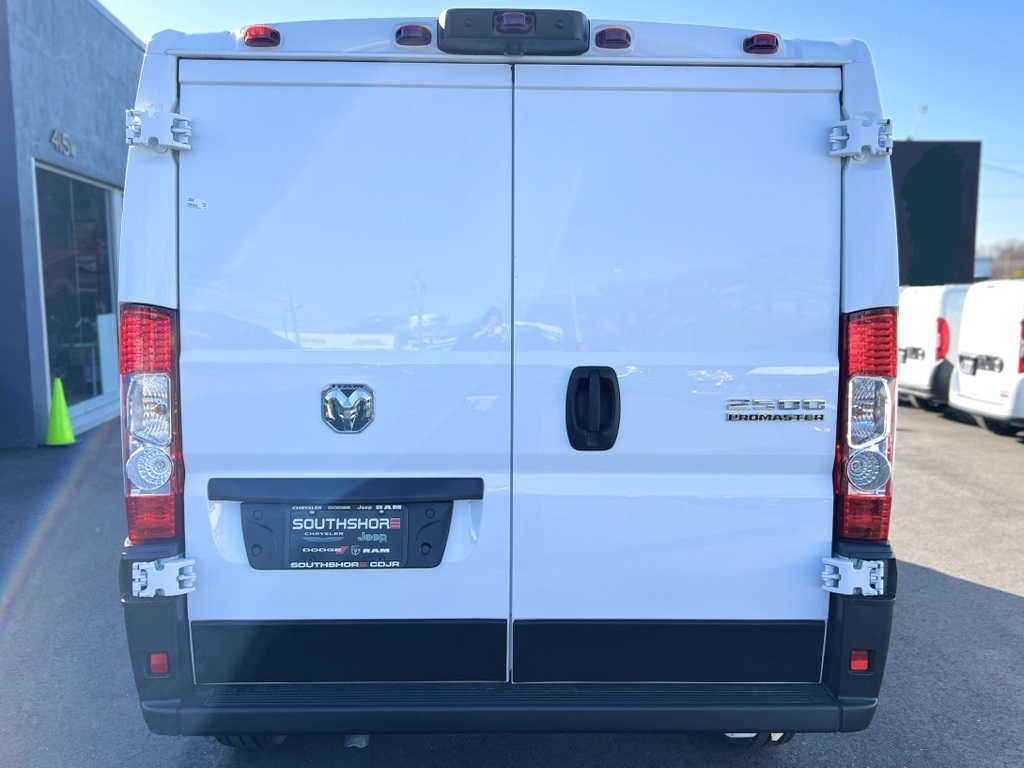 Vehicle image 9 of 24