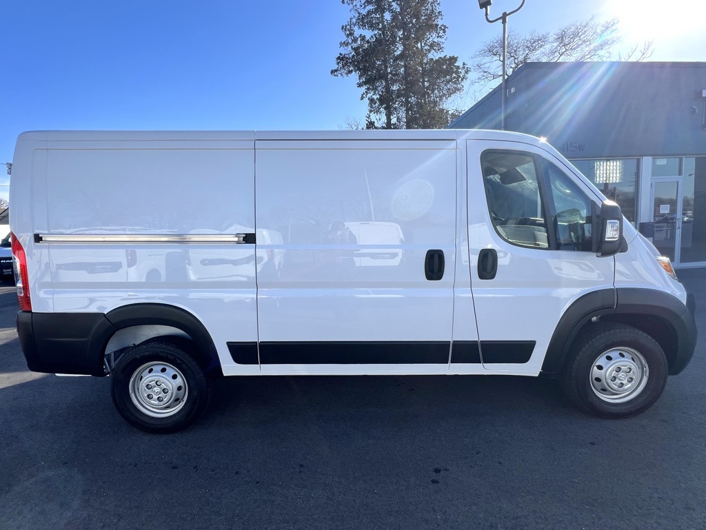 Vehicle image 5 of 24